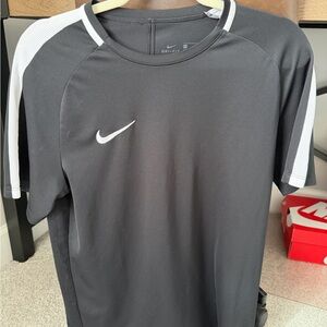 Nike Men's Black and White Short Sleeve Tee